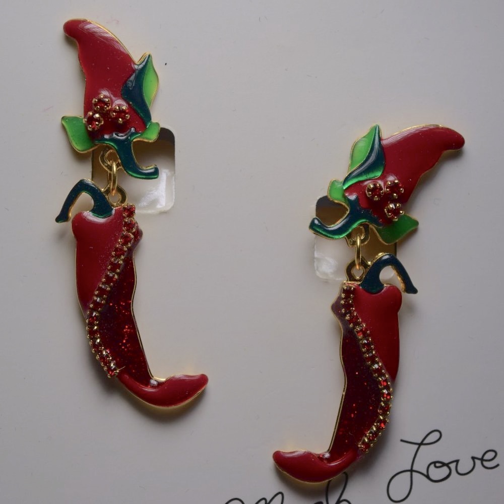 LUNCH AT THE RITZ (LATR) TO GO Chili Peppers Earrings-Clipons. 24K Elect…